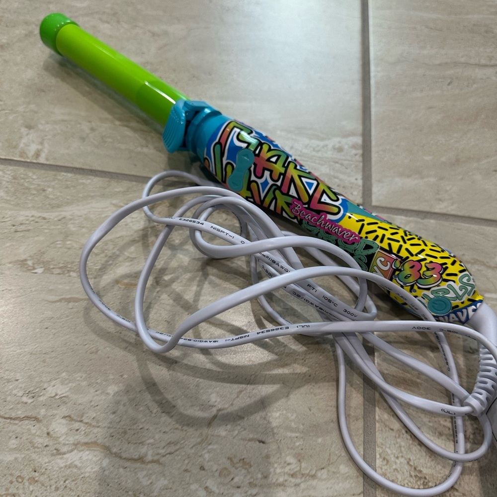 Beachwaver B1 Graffiti Rotating Curling Iron
